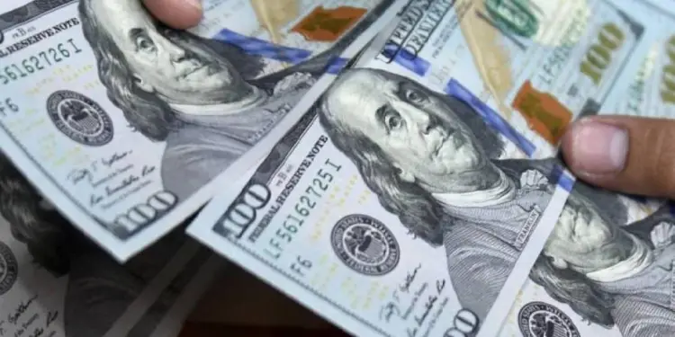 El dólar se acerca a los 13 bolivianos en el mercado paralelo