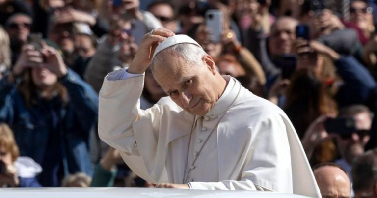 El Papa lavará los pies a 12 sacerdotes en San Juan de Letrán en su primera Semana Santa