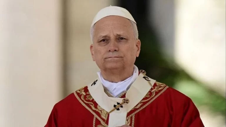 El Papa carga contra a los "tiranos que asolan el mundo" y gastan miles de millones en guerras tras su disputa con Trump