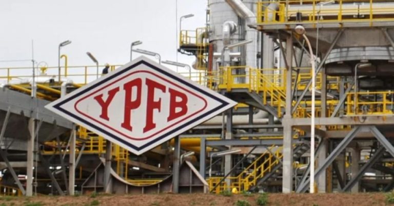 Paz plantea una YPFB sin vínculos con partidos políticos