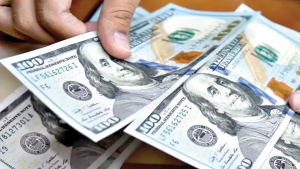 ¿A qué se debe el incremento del precio del dólar referencial? Sepa lo que respondió el ministro de Economía