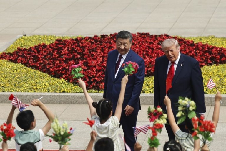 Xi y Trump exhiben sintonía en Pekín, pero Taiwán se mantiene como la gran línea roja
