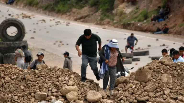 Bloqueos en Cochabamba ya causan pérdidas por Bs 1.933 millones y superan todo el daño económico de 2025