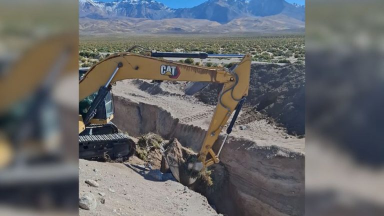 Autoridades chilenas derriban puente clandestino en la frontera con Bolivia