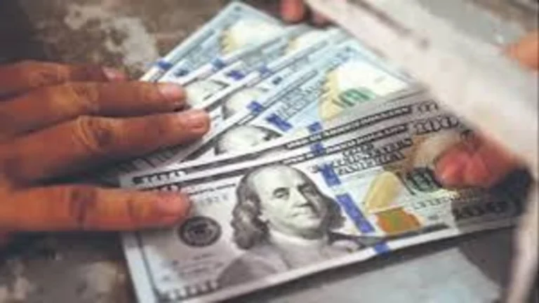BCP elimina las restricciones y permite retirar todos los depósitos en dólares